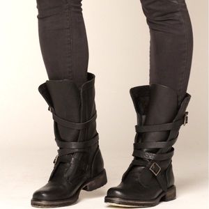 😍Steve Madden Combat Boots😍